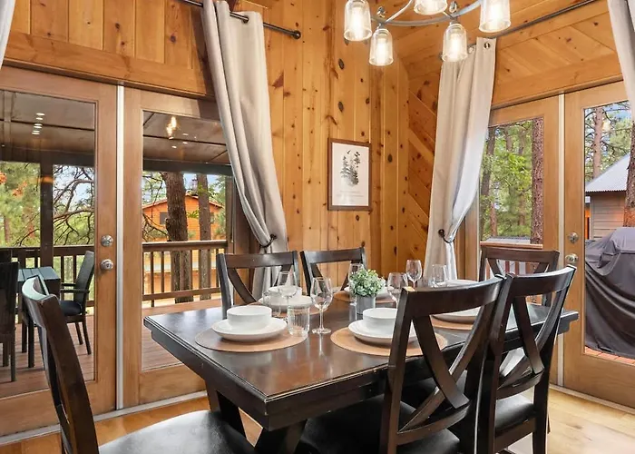 Family Getaway - Firepit Views Outdoor Fun