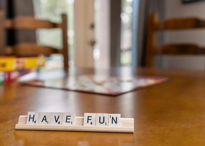 Family Getaway - Firepit Views Outdoor Fun *