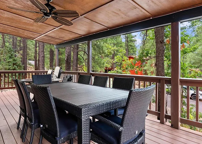 Family Getaway - Firepit Views Outdoor Fun