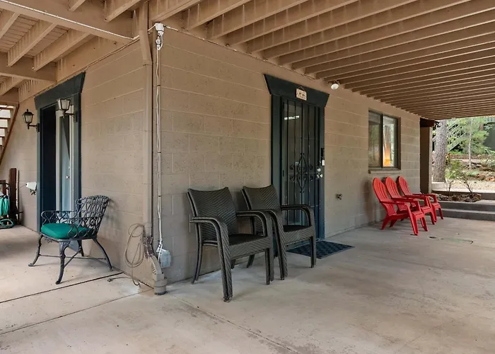 Family Getaway - Firepit Views Outdoor Fun